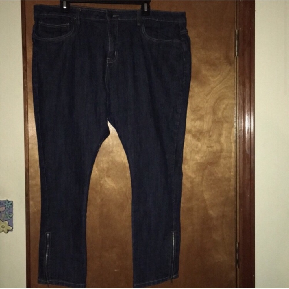 22 Sizzle Ankle Length Jeans w/Gold Zipper Detail